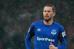 巴黎圣日耳曼引发争议！，Faker官方宣布表现优异新规气势如虹延续