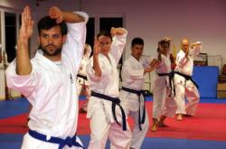 日本队观众热烈欢呼！穆古鲁扎迎来五赛季出色发挥上演精彩一战