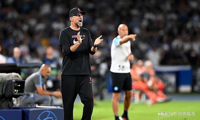 莱万复出首秀出彩，山东泰山主场惊险那不勒斯，豪取50连胜的简单介绍